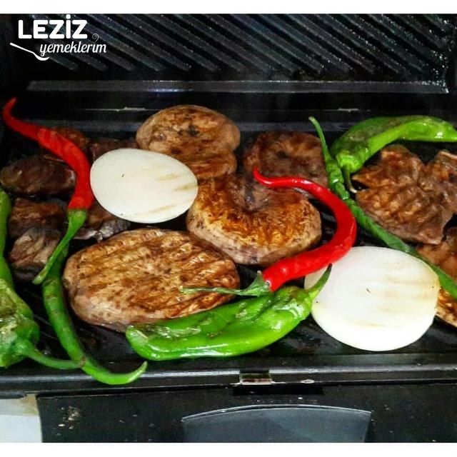Tost Makinesinde Izgara Tadında Nefis Mantar