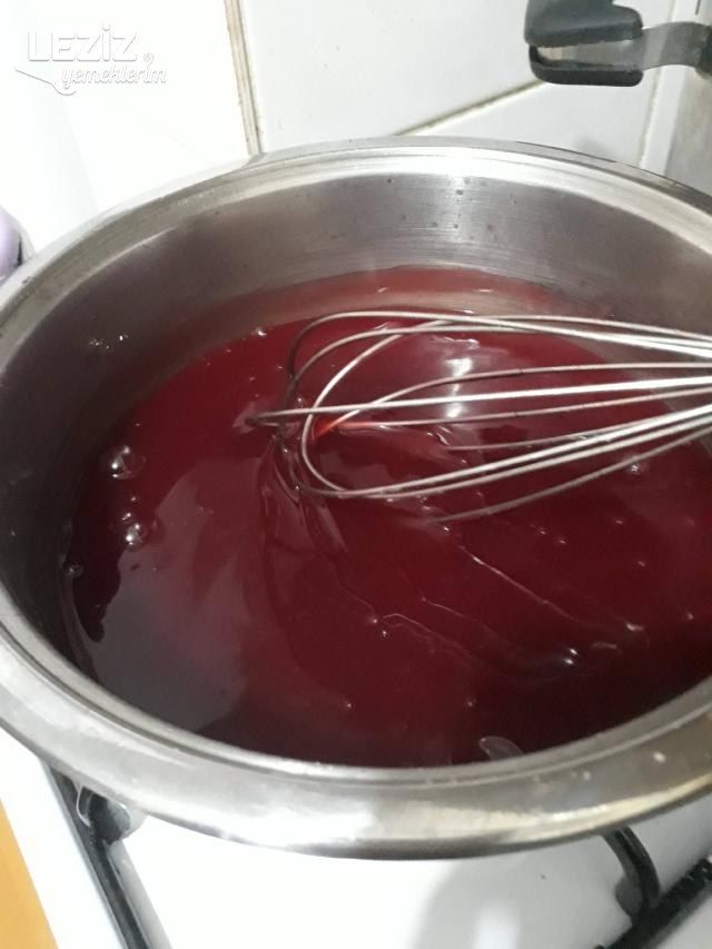 Vişne Jölesi Tatlısı
