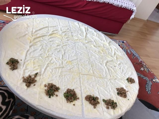 Muska Böreği (Puf Puf Buzluk Böreği - Aşamalı Anlatım)