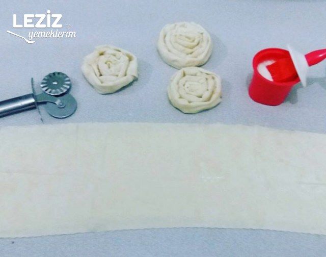 Gül Börek