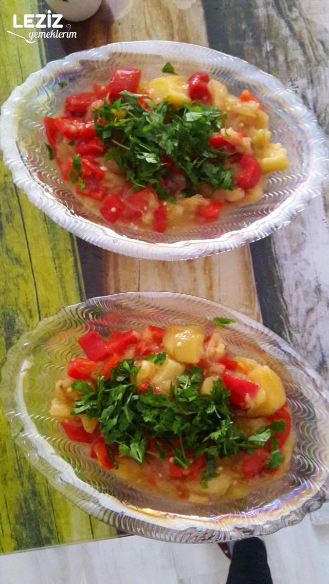 Közlenmiş Biber Patlıcan Salatası