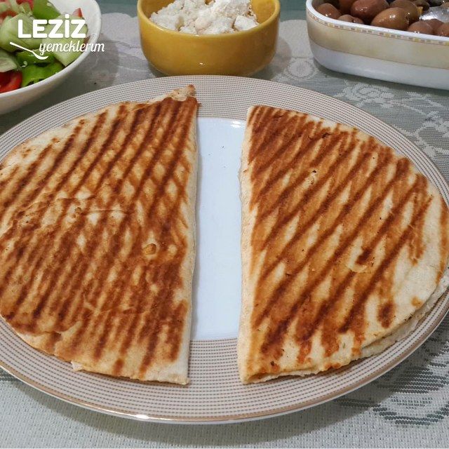 Tost Makinesinde 2 Dakikada Lavaş Böreği