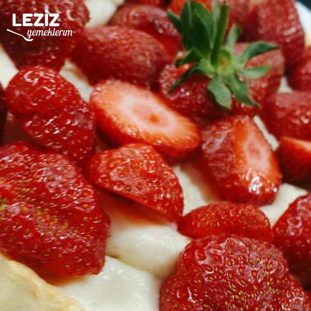 Çilekli Tart