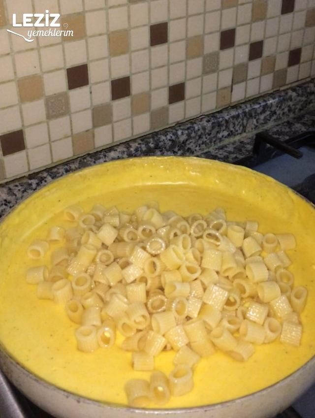 Fırında Peynirli Makarna (Ayrıntılı)
