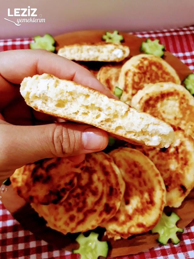 Kahvaltılık Peynirli Pankek Tarifi