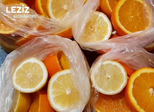 Yazın Limonata Yapımı İçin Buzluğa Portakal Ve Limonu Nasıl Koyarız