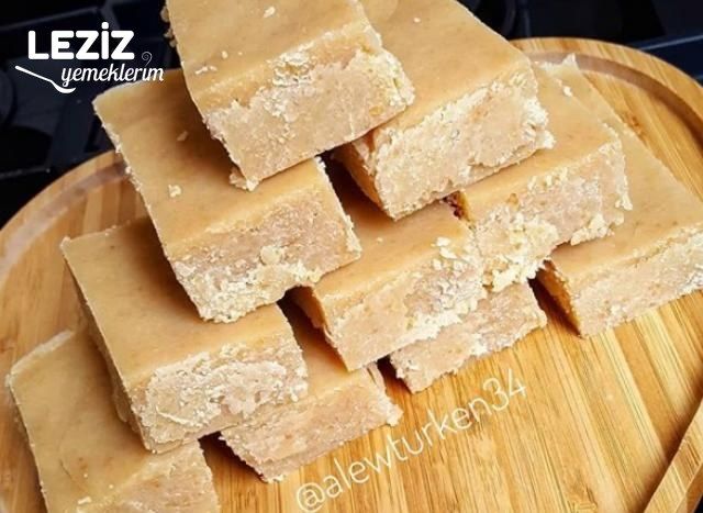Tereyağlı Sütlü Un Helvası Tarifi