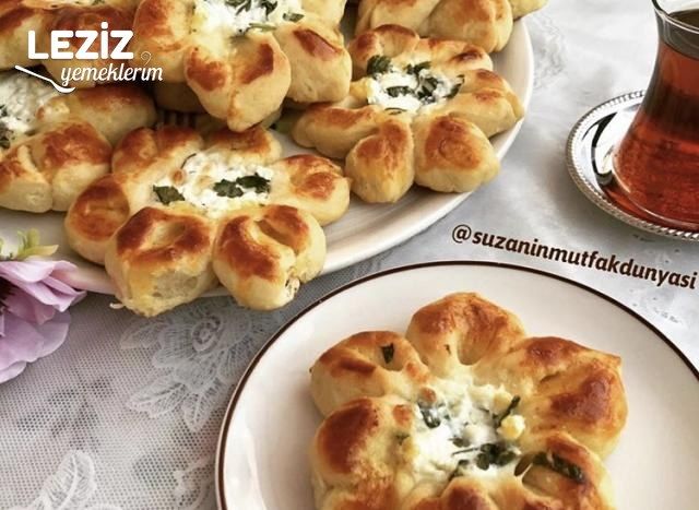 Çiçek Poğaça (Yoğurt Suyu İle Yapılmış)