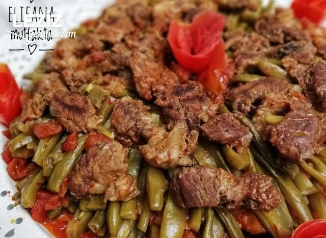 Etli Fasülye Dizmesi