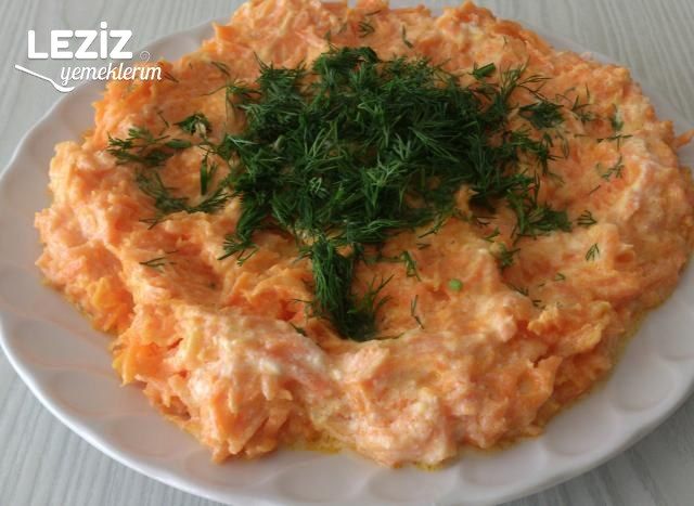 Nefis Yoğurtlu Havuç Salatası