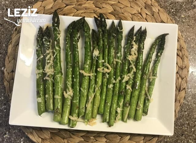 Fırında Sarımsaklı Kuşkonmaz