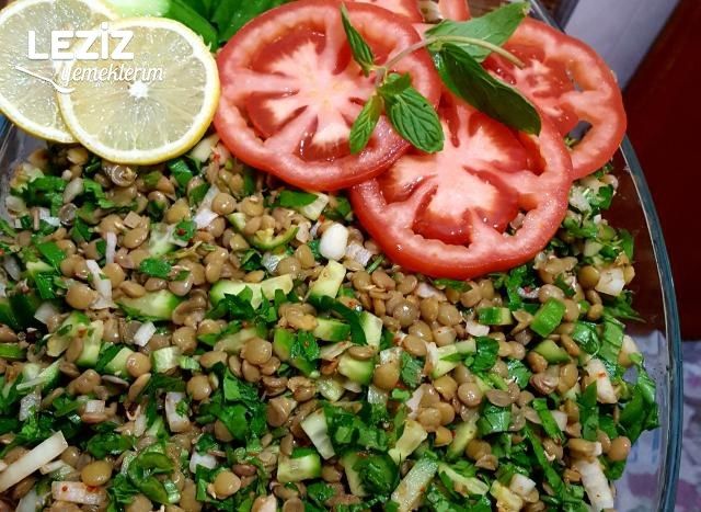 Yemelere Doyum Olmayan Yeşil Mercimek Salatası
