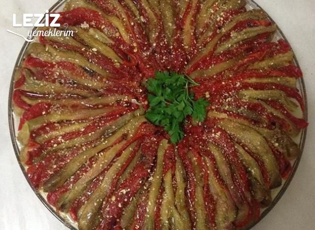 Közlenmiş Patlıcan Biber Salatası