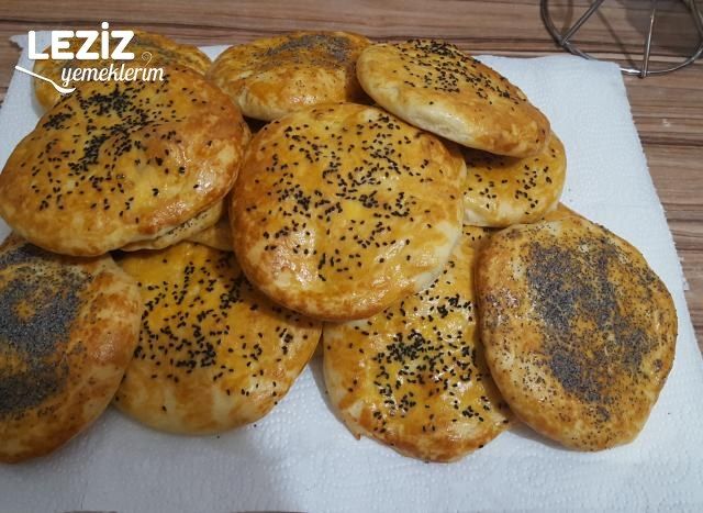 Tereyağlı Soğanlı Çörek