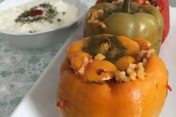 Renkli Ve Etli Biber Dolması