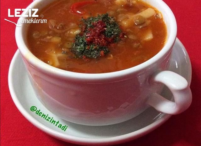 Erişteli Yeşil Mercimek Çorbası Tarifi