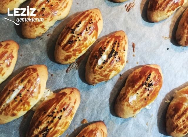Peynirli Kıyır Poğaça Tarifi