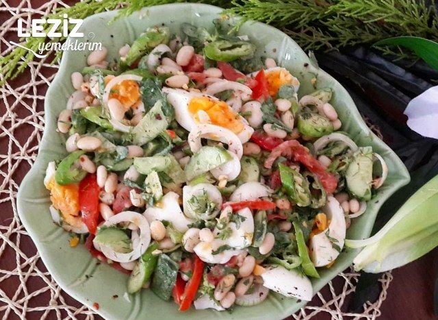 Tahinli Semizotlu Kuru Fasülye Salatası