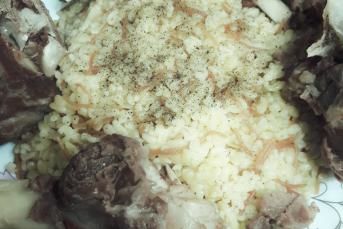 Şehriyeli Bulgur Pilavı (Bol Vitaminli Kemik Suyuna)