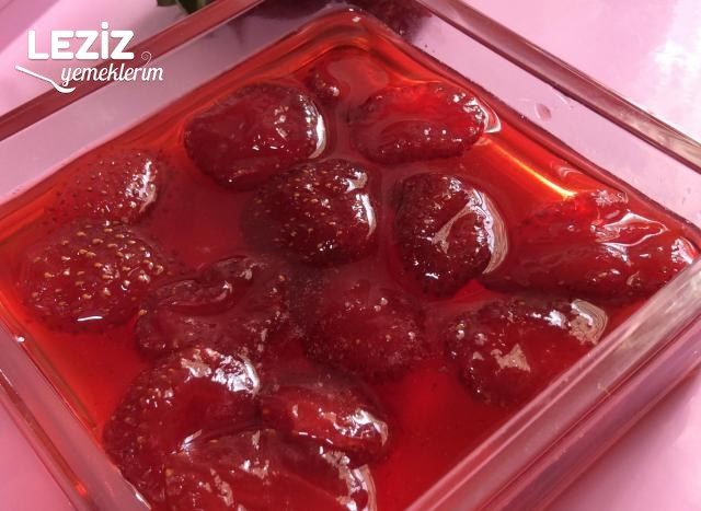 Çilek Reçeli Nasıl Olur