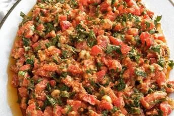 Çökelek Salatası