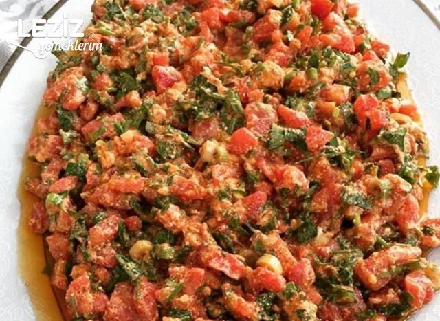 Çökelek Salatası