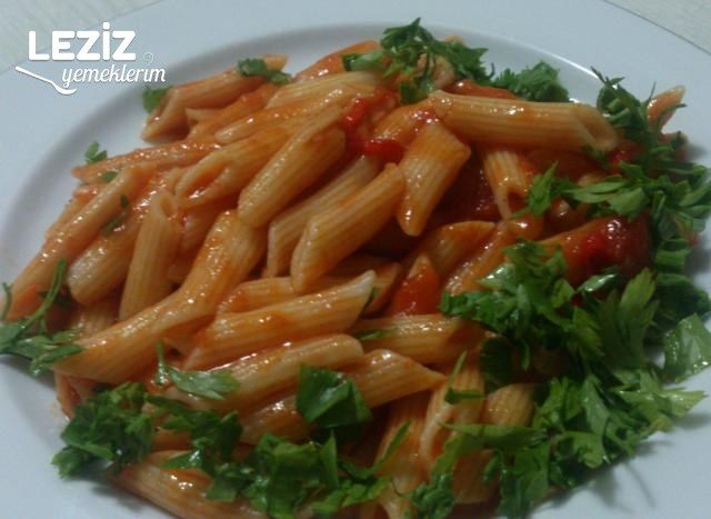 Domates Soslu Penne Makarna