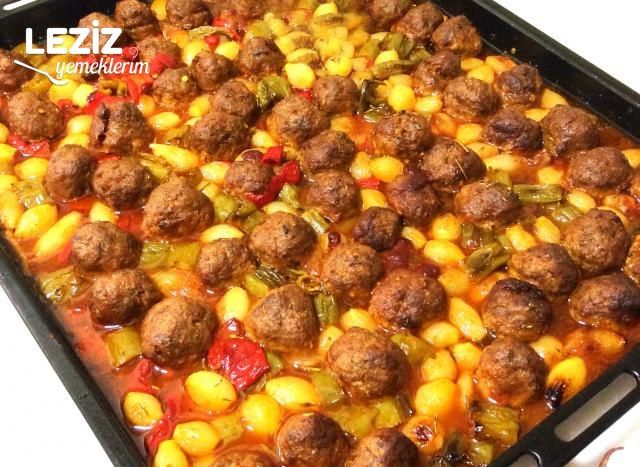 Arpacık Soğanlı Tepsi Kebabı