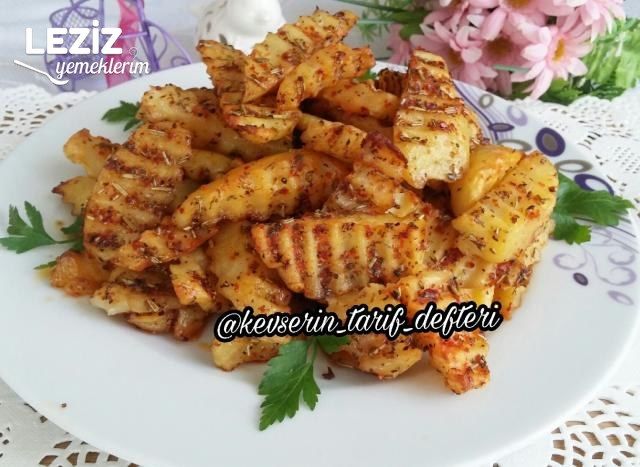 Fırında Az Yağlı Ve Hafif Baharatlı Patates Dilimleri
