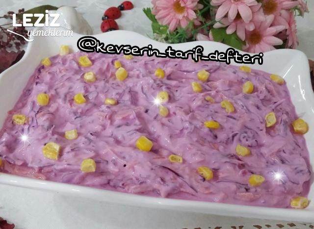 Havuçlu Yoğurtlu Mor Lahana Salatası