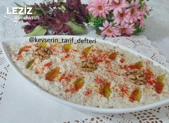 Yoğurtlu Cevizli Köz Patlıcan Salatası