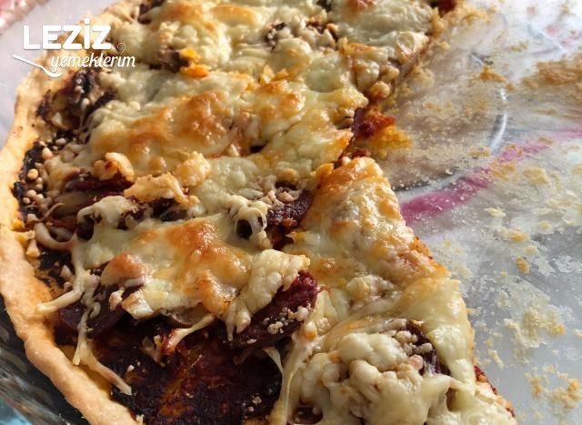 Evde Pizza Tarifi (Mayasız Pizza Hamuru İle)