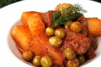 Güveçte Etli Patates