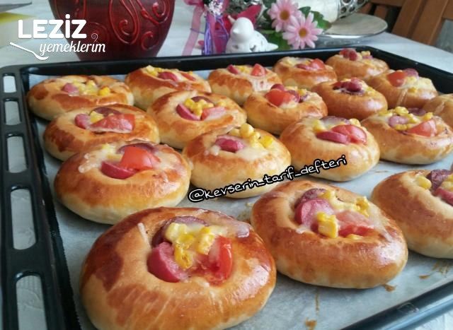 Atıştırmalık Yumuşacık Minik Pizzalar