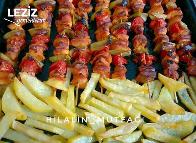 Fırında Tavuk Çöp Şiş Ve Patates