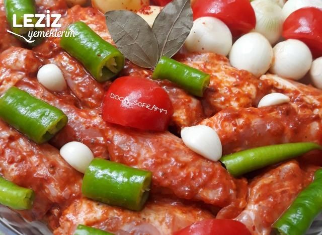 Enfes Sosu İle Fırında Tavuk Kanat