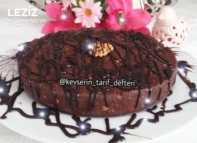 Pişmeyen Pasta Tarifi (10 Dakikada Hazır)