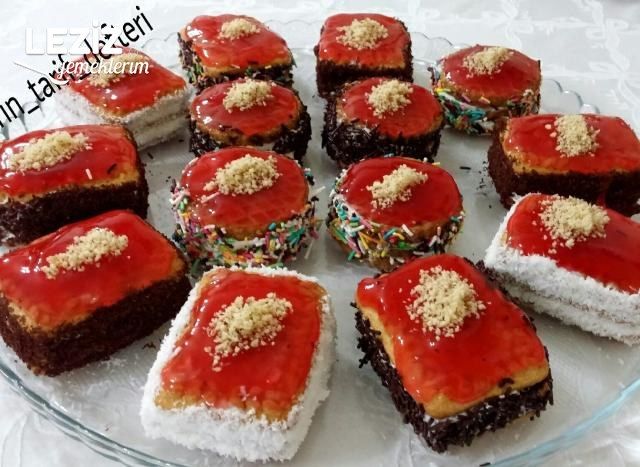 Muhteşem Orman Meyveli Bisküvi Pastası