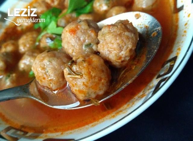 Sulu Köfte Çorbası