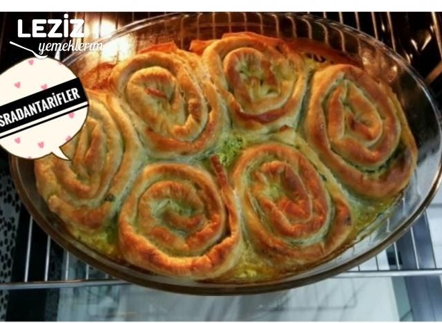 Ispanaklı Soslu Börek