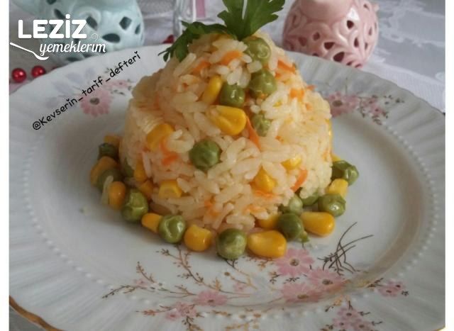 Bezelyeli Havuçlu Mısırlı Pilav