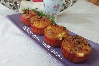 Sucuklu Peynirli Pofuduk Muffinler