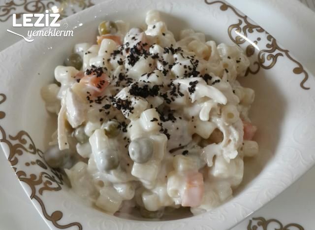 Tavuklu Makarna Salatası