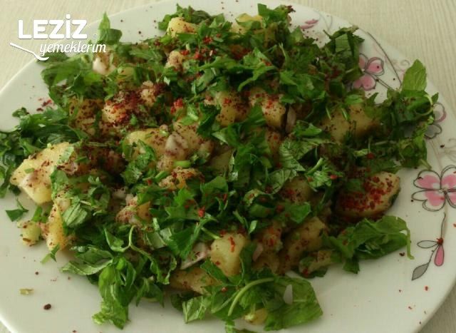Sumaklı Patates Salatası