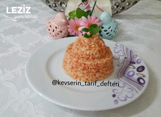 Domatesli Pirinç Pilavı Nasıl Yapılır