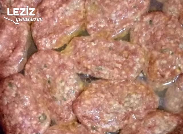 Salçalı Köfte (Birde Bu Şekilde Deneyin)