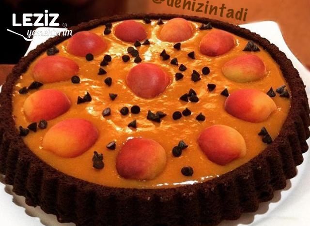 Kayısı Soslu Kakaolu Kek