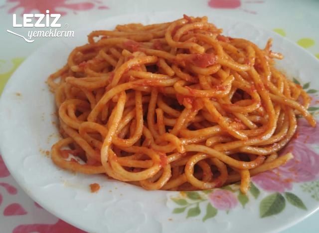 Domates Soslu Spagetti Tarifi