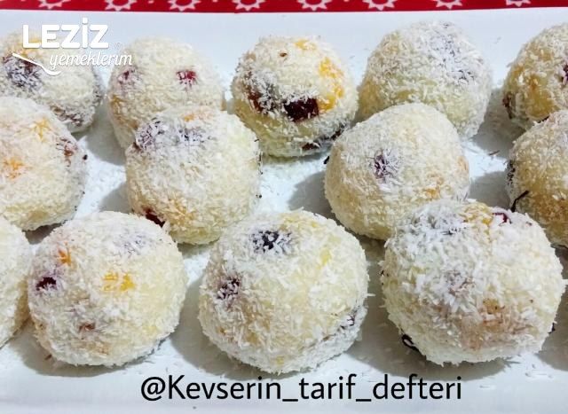Fındık Dolgulu Kuru Meyveli İrmik Topları
