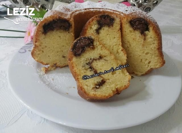 Çikolata Dolgulu Yumuşacık Kek Tarifi